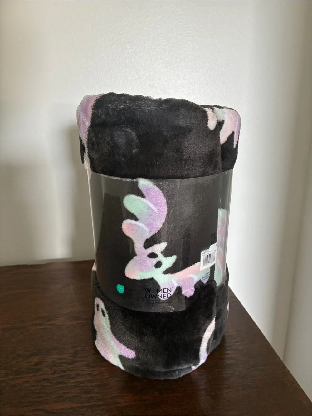 NWT-Black w/ Iridescent Ghosts, Bats, Cats & Dogs- Oversized Throw Blanket 60x72